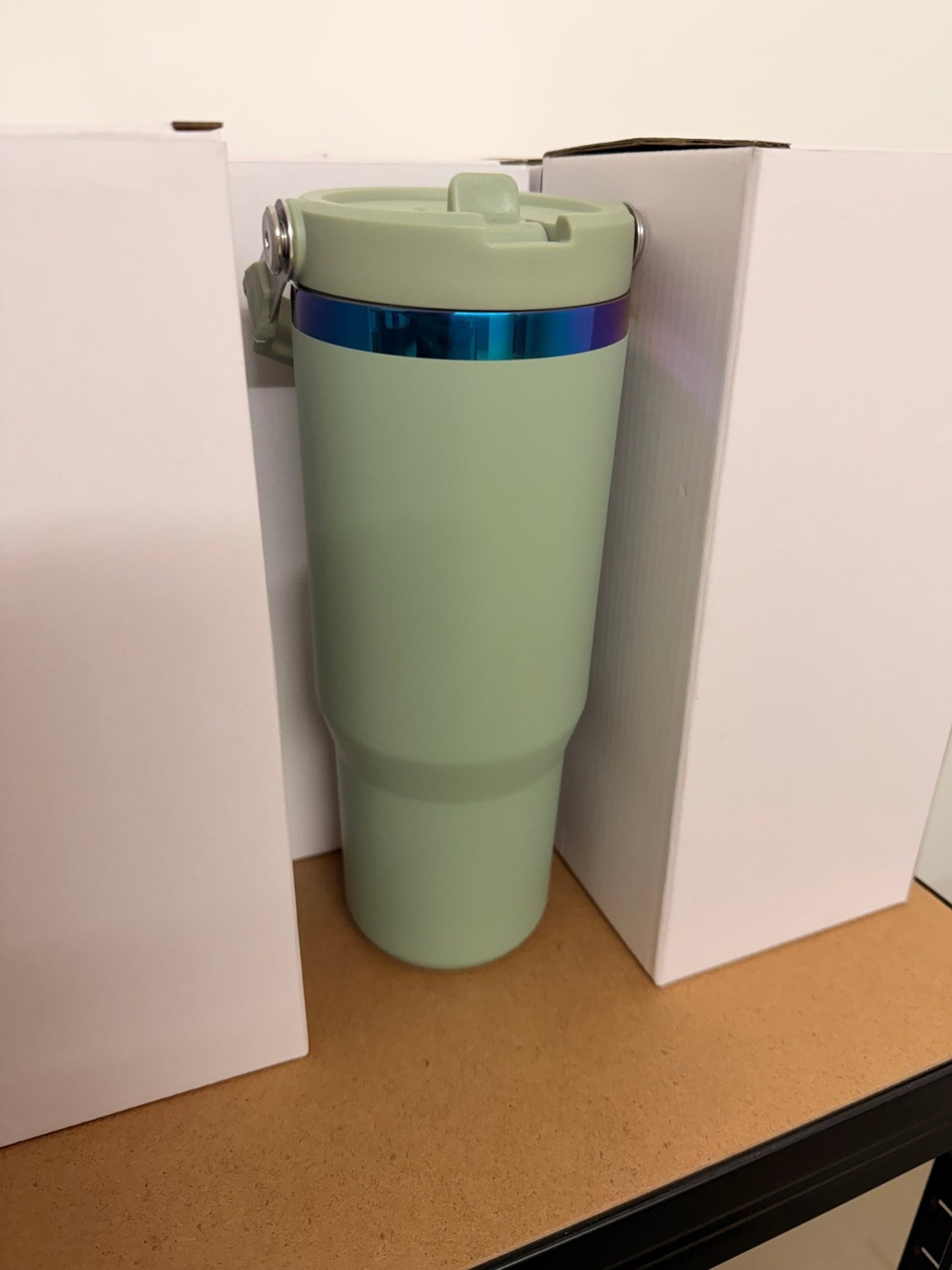 30oz (900ml) Iridescent Tumbler (Flip straw with handle on top) – custom engraved gift by Kiwi Creations